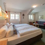 Gruener Baum Naturparkhotel & Schwarzwald-restaurant טודנאו