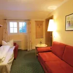 Gruener Baum Naturparkhotel & Schwarzwald-restaurant 3* טודנאו