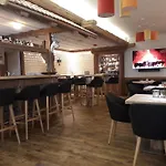 Gruener Baum Naturparkhotel & Schwarzwald-restaurant מלון