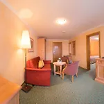 Gruener Baum Naturparkhotel & Schwarzwald-restaurant 3* טודנאו