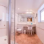 מלון Gruener Baum Naturparkhotel & Schwarzwald-restaurant