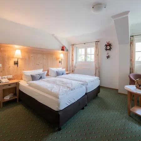Gruener Baum Naturparkhotel & Schwarzwald-restaurant 3* 托特瑙