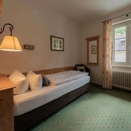 Gruener Baum Naturparkhotel & Schwarzwald-Restaurant Hotell 3*