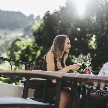 Gruener Baum Naturparkhotel & Schwarzwald-restaurant 酒店 3*