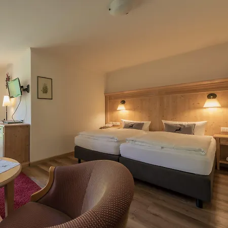 Gruener Baum Naturparkhotel & Schwarzwald-restaurant 3*