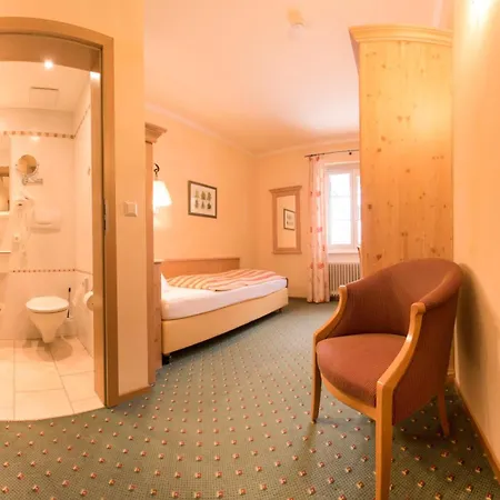 Hotell Gruener Baum Naturparkhotel & Schwarzwald-Restaurant
