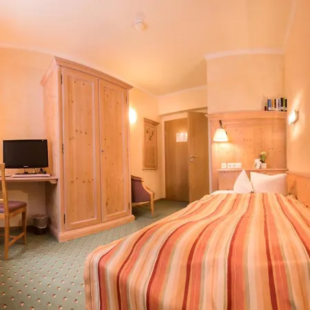 Gruener Baum Naturparkhotel & Schwarzwald-Restaurant Hotell 3*