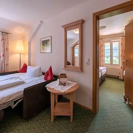Gruener Baum Naturparkhotel & Schwarzwald-restaurant 3* טודנאו