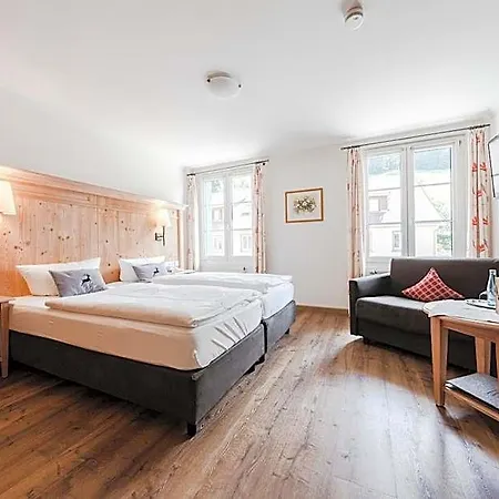 מלון Gruener Baum Naturparkhotel & Schwarzwald-restaurant