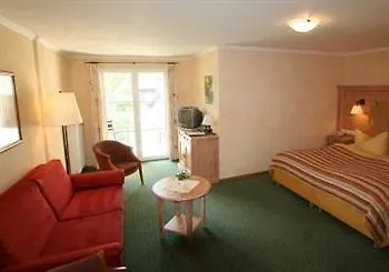 Gruener Baum Naturparkhotel & Schwarzwald-restaurant טודנאו