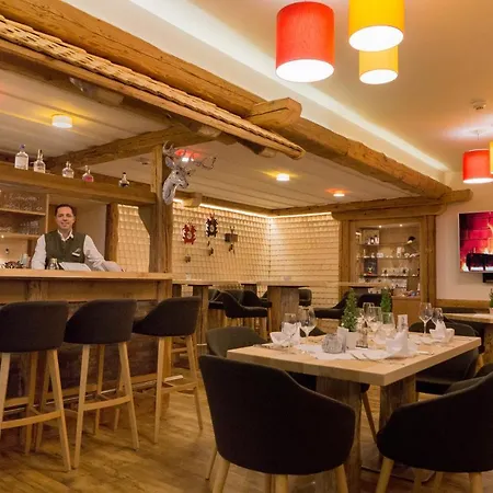 מלון Gruener Baum Naturparkhotel & Schwarzwald-restaurant
