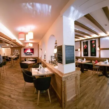 Gruener Baum Naturparkhotel & Schwarzwald-Restaurant Hotel
